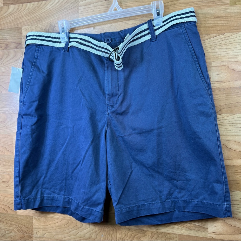IZOD Size 38 Men’s Shorts with Belt